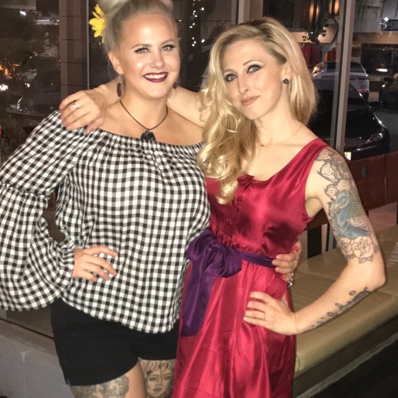 Meet your Posher, Emily - Picture 3 of 8